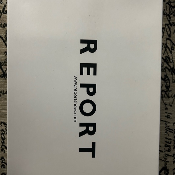 Report Block Heels - Picture 2 of 9